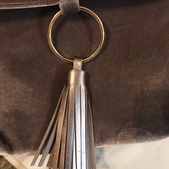Grey Velvet Clutch with Pretty Tassel. Clasp close - Picture 4 of 4
